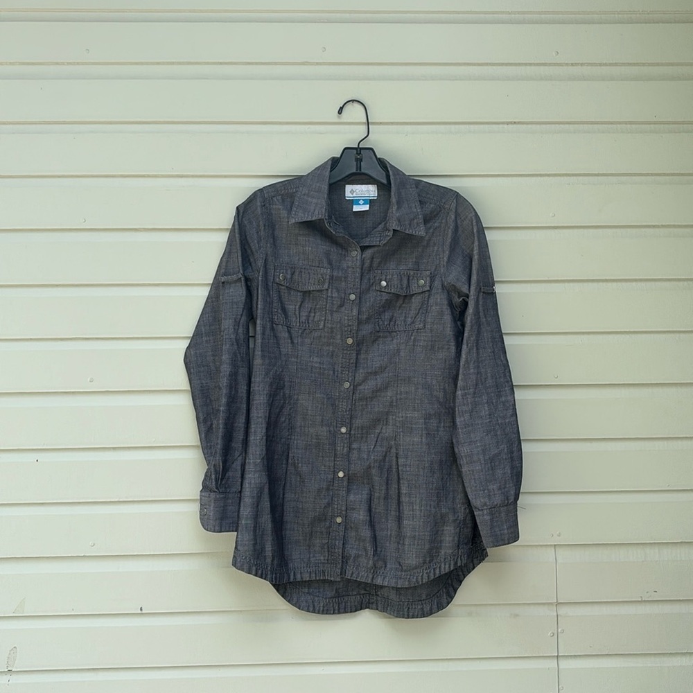 Columbia Chambray Button up shirt